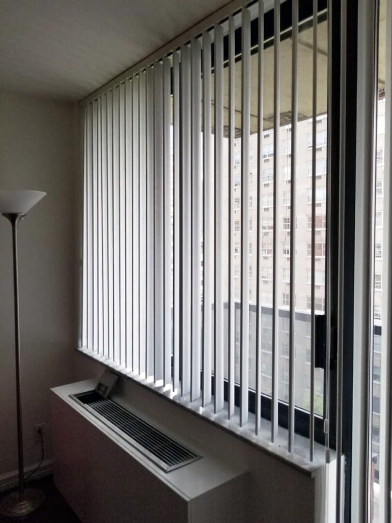 <strong>Vertical</strong> Blinds
