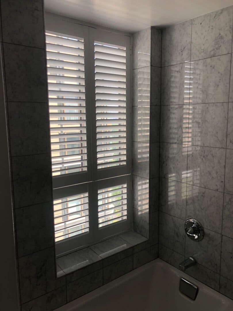 <strong>Vinyl</strong> Shutters